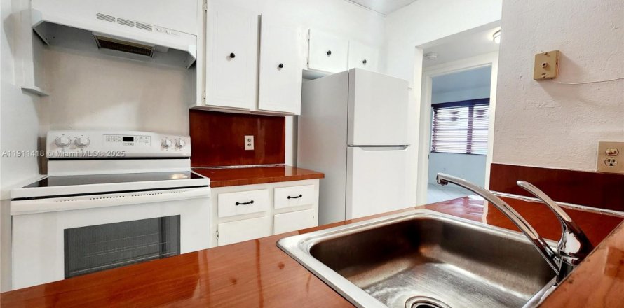 Condo à North Miami, Floride, 2 chambres  № 1967976