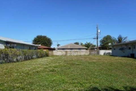 Земельный участок в Холливуд, Флорида № 2032665