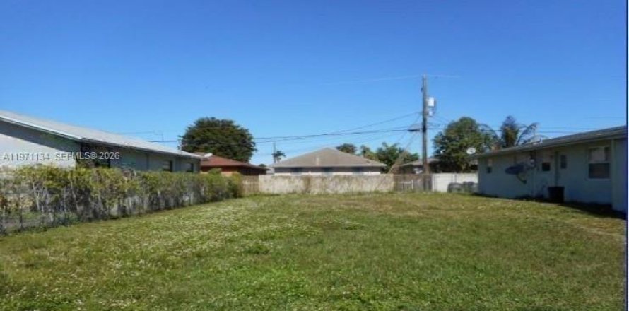 Земельный участок в Холливуд, Флорида № 2032665