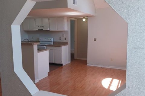 Touwnhouse à louer à Tampa, Floride: 2 chambres, 138.61 m2 № 2425976 - photo 2