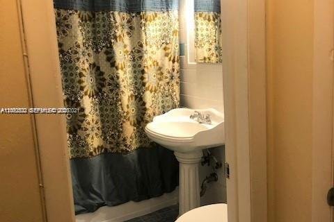 Condo in Coral Gables, Florida, 1 bedroom № 2254828 - photo 18