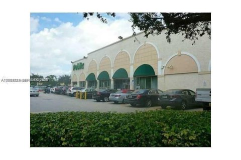 Condo in Coral Gables, Florida, 1 bedroom № 2254828 - photo 24