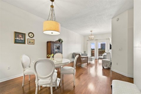 Condo in Saint Petersburg, Florida, 2 bedrooms  № 2379597 - photo 6