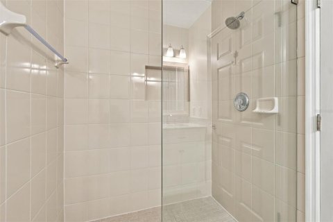 Condo in Saint Petersburg, Florida, 2 bedrooms  № 2379597 - photo 17