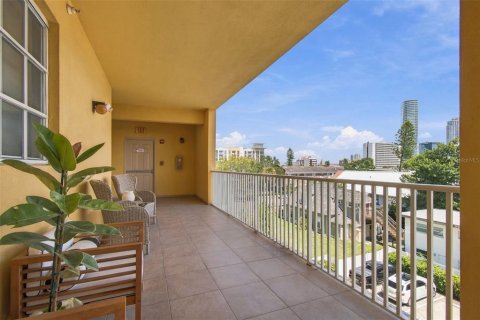 Condo in Saint Petersburg, Florida, 2 bedrooms  № 2379597 - photo 28