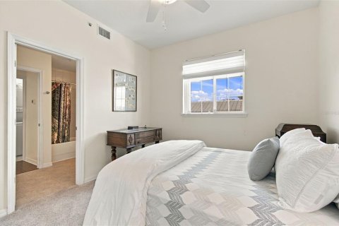 Condo in Saint Petersburg, Florida, 2 bedrooms  № 2379597 - photo 22