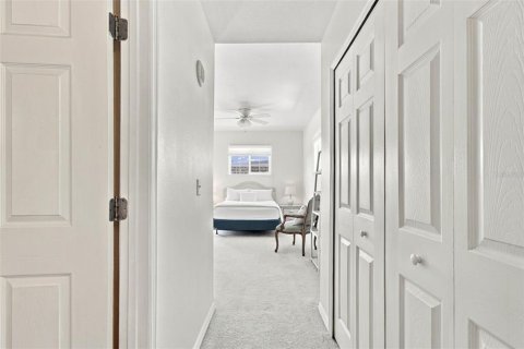 Condo in Saint Petersburg, Florida, 2 bedrooms  № 2379597 - photo 18