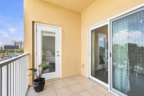 Condo in Saint Petersburg, Florida, 2 bedrooms  № 2379597 - photo 13