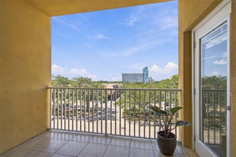 Condo in Saint Petersburg, Florida, 2 bedrooms  № 2379597 - photo 11