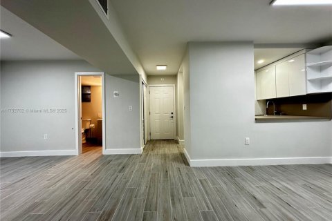 Condo in Miami Gardens, Florida, 2 bedrooms  № 1632804 - photo 14