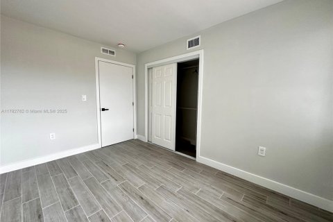 Condo in Miami Gardens, Florida, 2 bedrooms  № 1632804 - photo 22