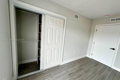 Condo in Miami Gardens, Florida, 2 bedrooms  № 1632804 - photo 23