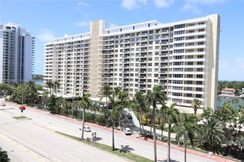 Copropriété à vendre à Miami Beach, Floride: 2 chambres, 119.84 m2 № 1825666 - photo 5