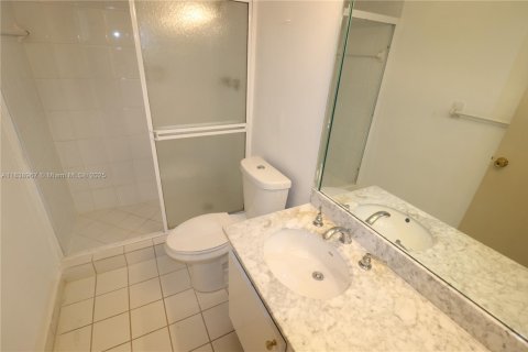 Copropriété à vendre à Miami Beach, Floride: 2 chambres, 119.84 m2 № 1825666 - photo 23