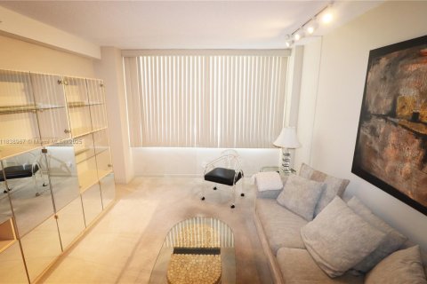 Copropriété à vendre à Miami Beach, Floride: 2 chambres, 119.84 m2 № 1825666 - photo 21