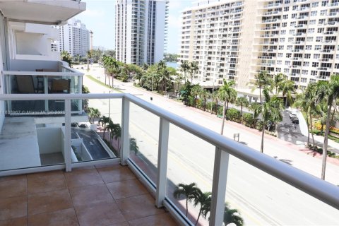 Copropriété à vendre à Miami Beach, Floride: 2 chambres, 119.84 m2 № 1825666 - photo 7
