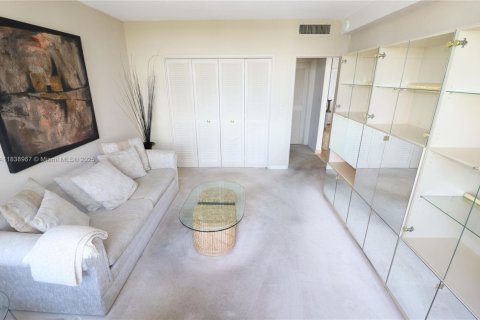 Copropriété à vendre à Miami Beach, Floride: 2 chambres, 119.84 m2 № 1825666 - photo 22
