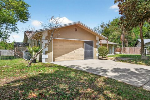 House in Palm Coast, Florida 3 bedrooms, 150.5 sq.m. № 2156633 - photo 2