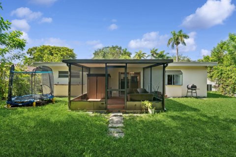 House in Hallandale Beach, Florida 3 bedrooms, 161.65 sq.m. № 1794374 - photo 26