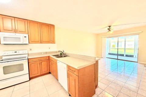 Copropriété à louer à Deerfield Beach, Floride: 1 chambre, 60.57 m2 № 2393209 - photo 3