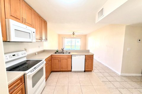 Copropriété à louer à Deerfield Beach, Floride: 1 chambre, 60.57 m2 № 2393209 - photo 2