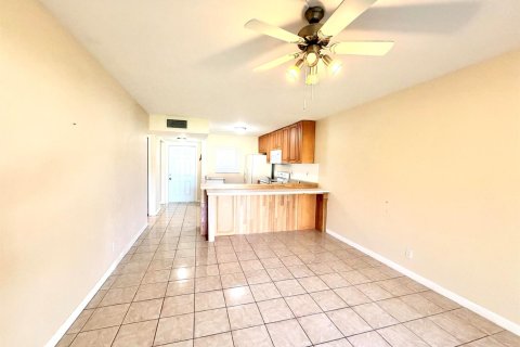 Copropriété à louer à Deerfield Beach, Floride: 1 chambre, 60.57 m2 № 2393209 - photo 4