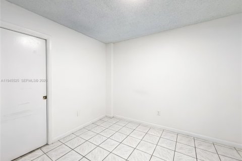 Condominio en venta en Miami, Florida, 2 dormitorios, 74.32 m2 № 2007705 - foto 13