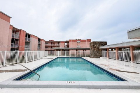 Condominio en venta en Miami, Florida, 2 dormitorios, 74.32 m2 № 2007705 - foto 25