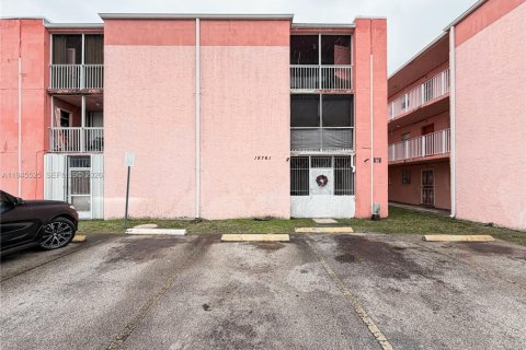 Condominio en venta en Miami, Florida, 2 dormitorios, 74.32 m2 № 2007705 - foto 3