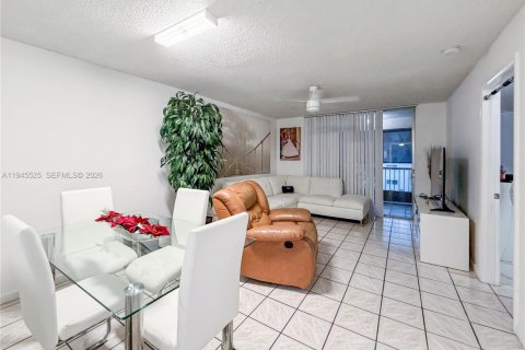 Condominio en venta en Miami, Florida, 2 dormitorios, 74.32 m2 № 2007705 - foto 10