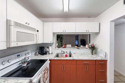 Condominio en venta en Miami, Florida, 2 dormitorios, 74.32 m2 № 2007705 - foto 7