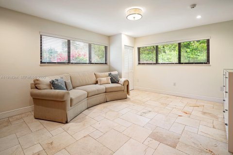 Casa en venta en Miami, Florida, 3 dormitorios, 183.02 m2 № 1983702 - foto 15