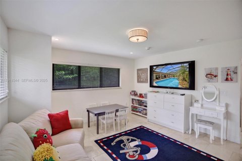 Casa en venta en Miami, Florida, 3 dormitorios, 183.02 m2 № 1983702 - foto 12