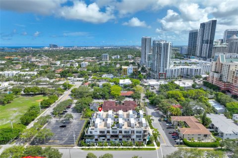 Adosado en venta en Fort Lauderdale, Florida, 3 dormitorios, 191.75 m2 № 2400537 - foto 8