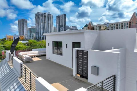 Adosado en venta en Fort Lauderdale, Florida, 3 dormitorios, 191.75 m2 № 2400537 - foto 7
