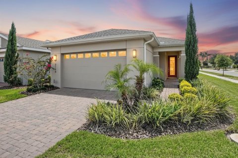 House in Saint Cloud, Florida 2 bedrooms, 130.81 sq.m. № 2312760