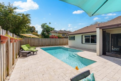 Adosado en venta en Fort Lauderdale, Florida, 3 dormitorios, 129.13 m2 № 1888247 - foto 20