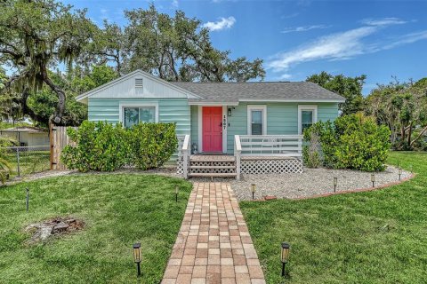House in Palmetto, Florida 4 bedrooms, 175.77 sq.m. № 2277698
