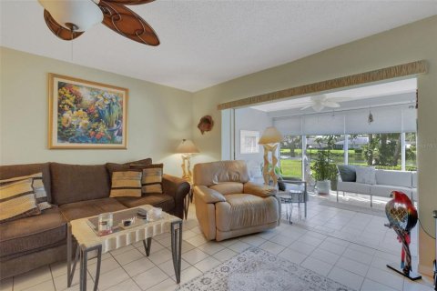House in Sarasota, Florida 2 bedrooms, 148.74 sq.m. № 1527734 - photo 22