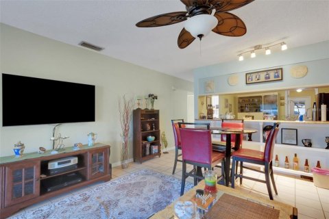 House in Sarasota, Florida 2 bedrooms, 148.74 sq.m. № 1527734 - photo 24