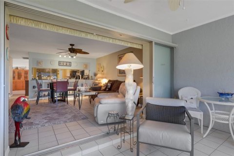 House in Sarasota, Florida 2 bedrooms, 148.74 sq.m. № 1527734 - photo 28