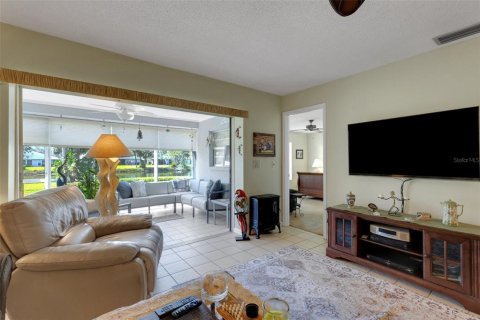 House in Sarasota, Florida 2 bedrooms, 148.74 sq.m. № 1527734 - photo 21