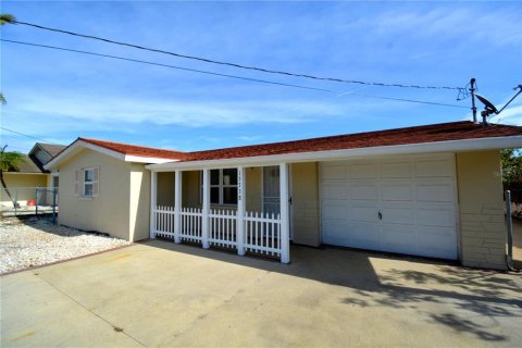 Villa ou maison à louer à Hudson, Floride: 3 chambres, 125.23 m2 № 2419564 - photo 2