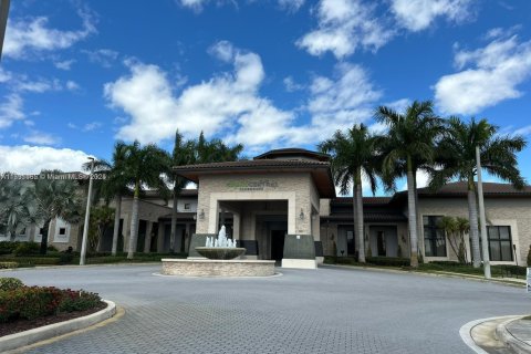 Condo in Doral, Florida, 2 bedrooms  № 1860175 - photo 4