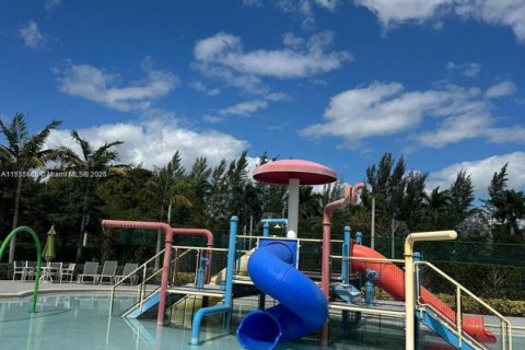 Condo in Doral, Florida, 2 bedrooms  № 1860175 - photo 9