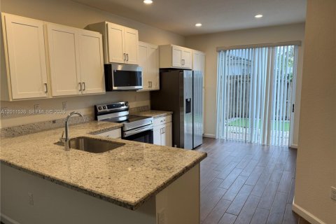 Touwnhouse à vendre à Homestead, Floride: 4 chambres, 178 m2 № 2075336 - photo 4