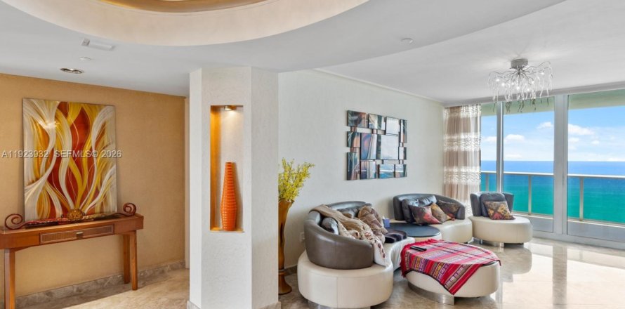 Condo in Sunny Isles Beach, Florida, 3 bedrooms № 2089641