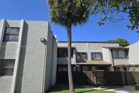 Condo à Miami, Floride, 3 chambres  № 2091125