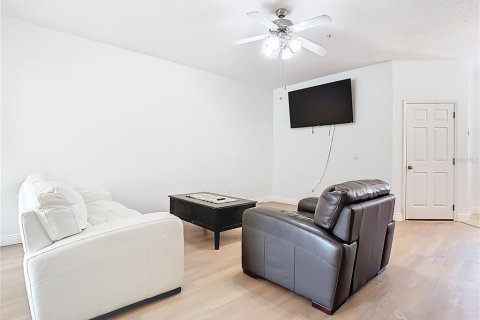 Townhouse in Apopka, Florida 3 bedrooms, 169.64 sq.m. № 1744282 - photo 23