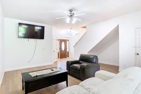 Townhouse in Apopka, Florida 3 bedrooms, 169.64 sq.m. № 1744282 - photo 13